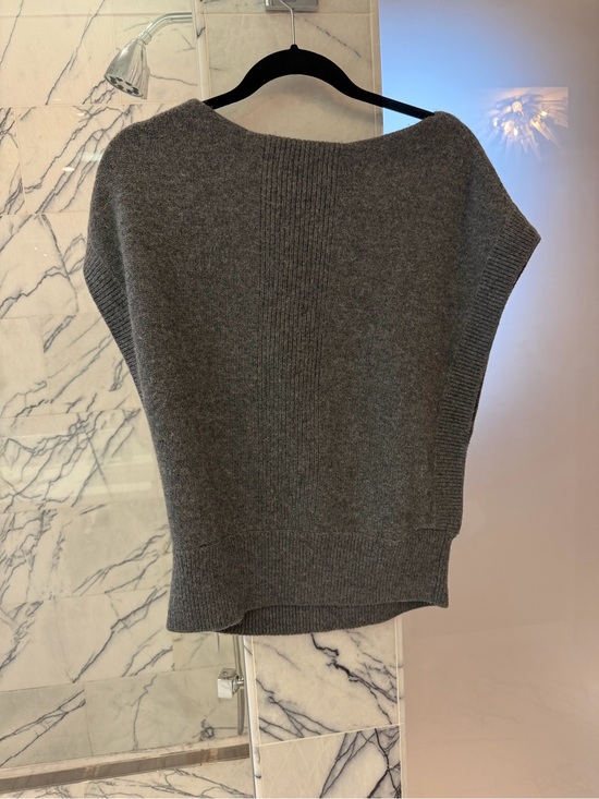 Vince Sweaters - Vince Gray Knit Sleeveless Sweater Vest